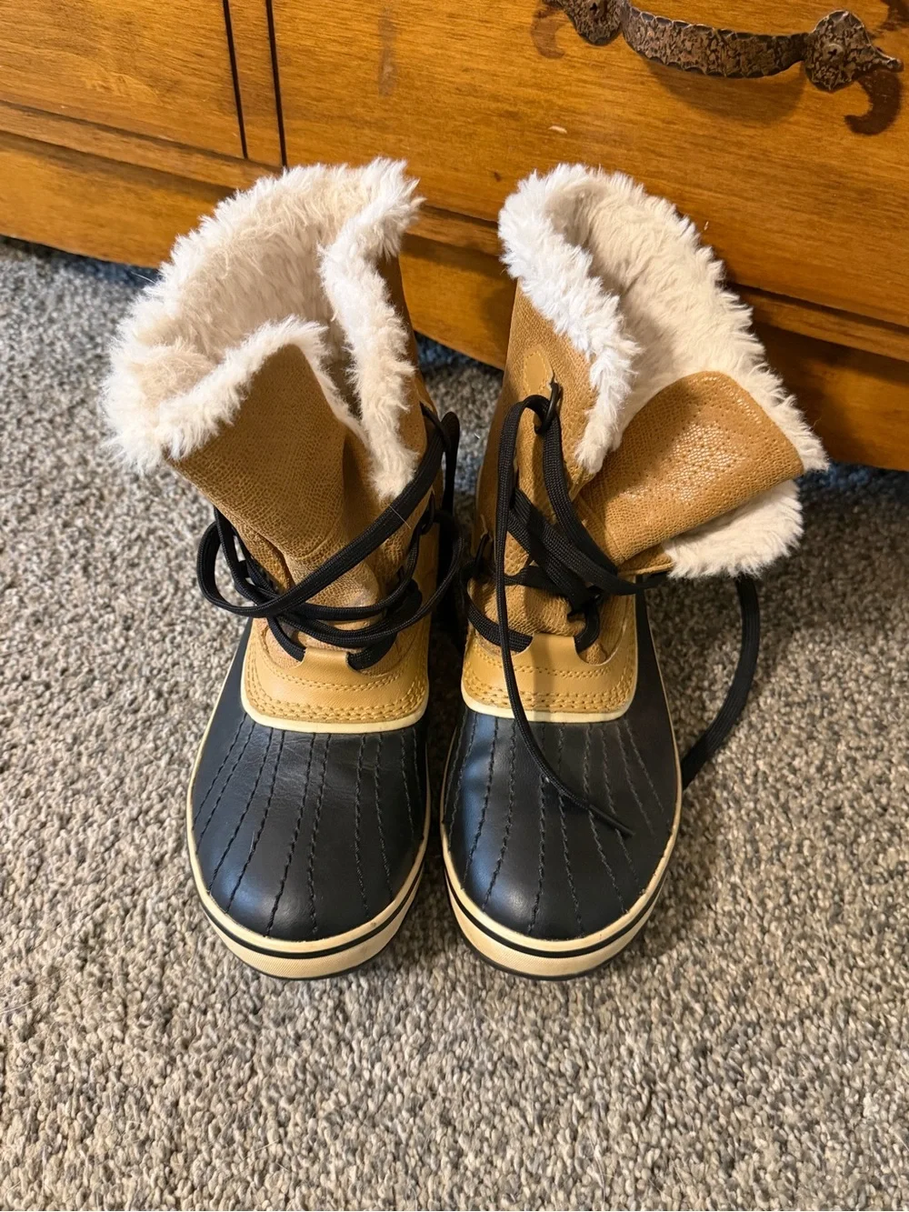 Sorel Tivoli Tan and Black Duck Boots